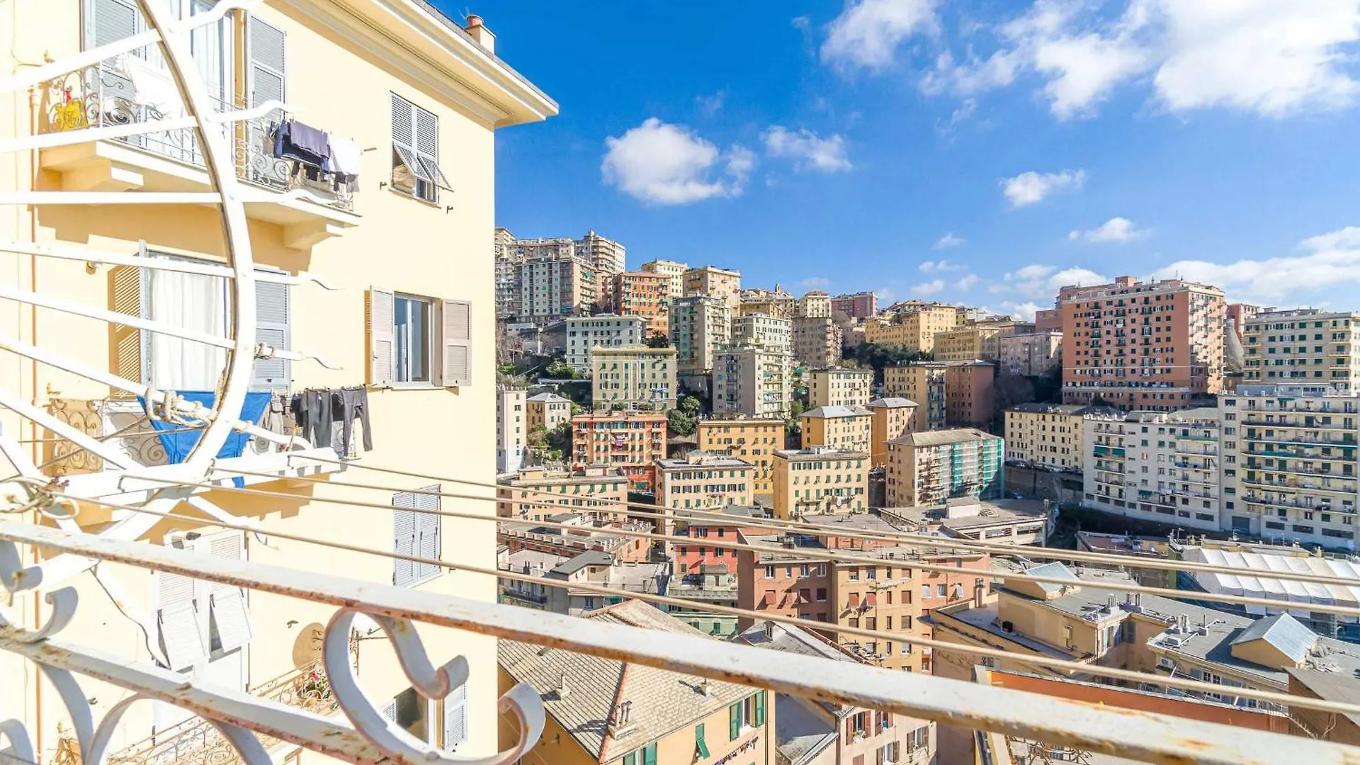 Genova La Fortuna Roomy Apt & Panoramic Balcony 0*, Genoa Italy