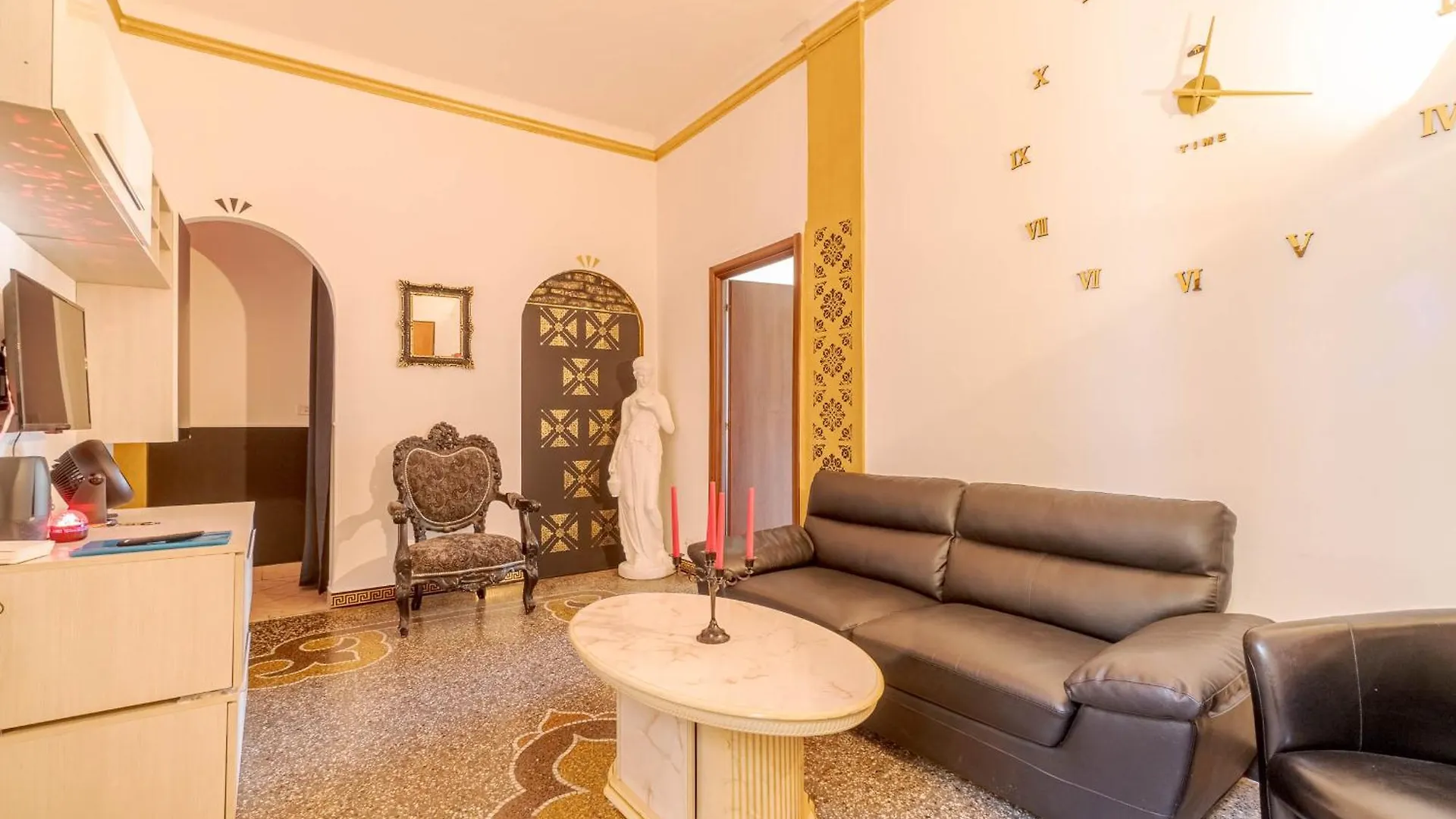 Genova La Fortuna Roomy Apt & Panoramic Balcony Apartment