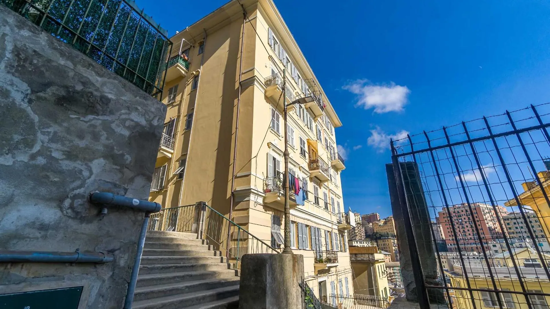 Apartment Genova La Fortuna Roomy Apt & Panoramic Balcony