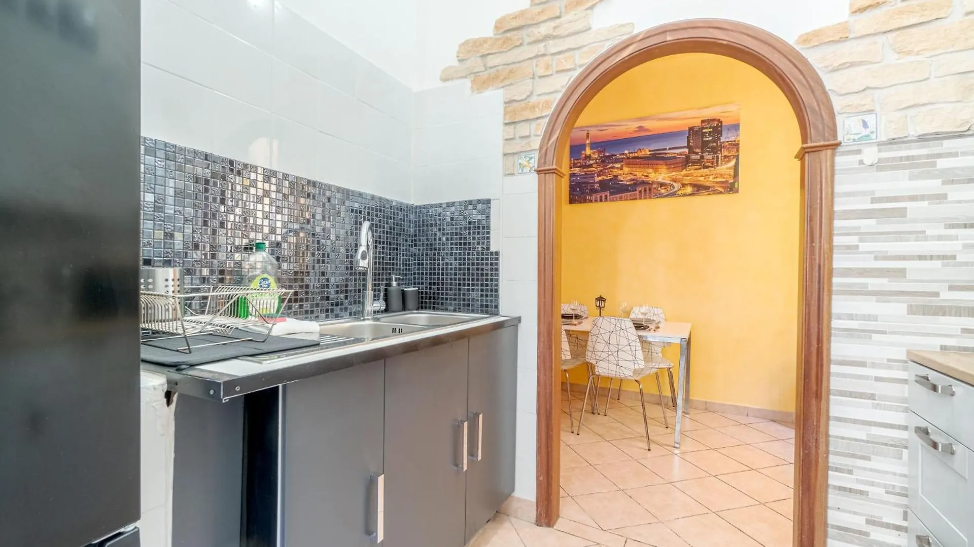Genova La Fortuna Roomy Apt & Panoramic Balcony 0*, Genoa Italy